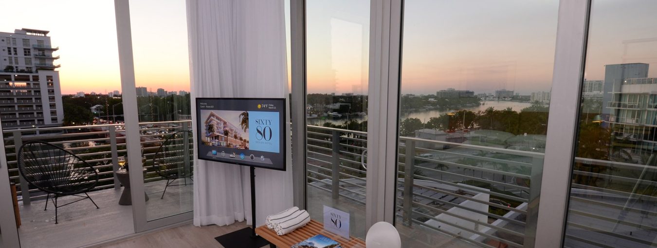 Penthouse corner studio with balcony-4-min