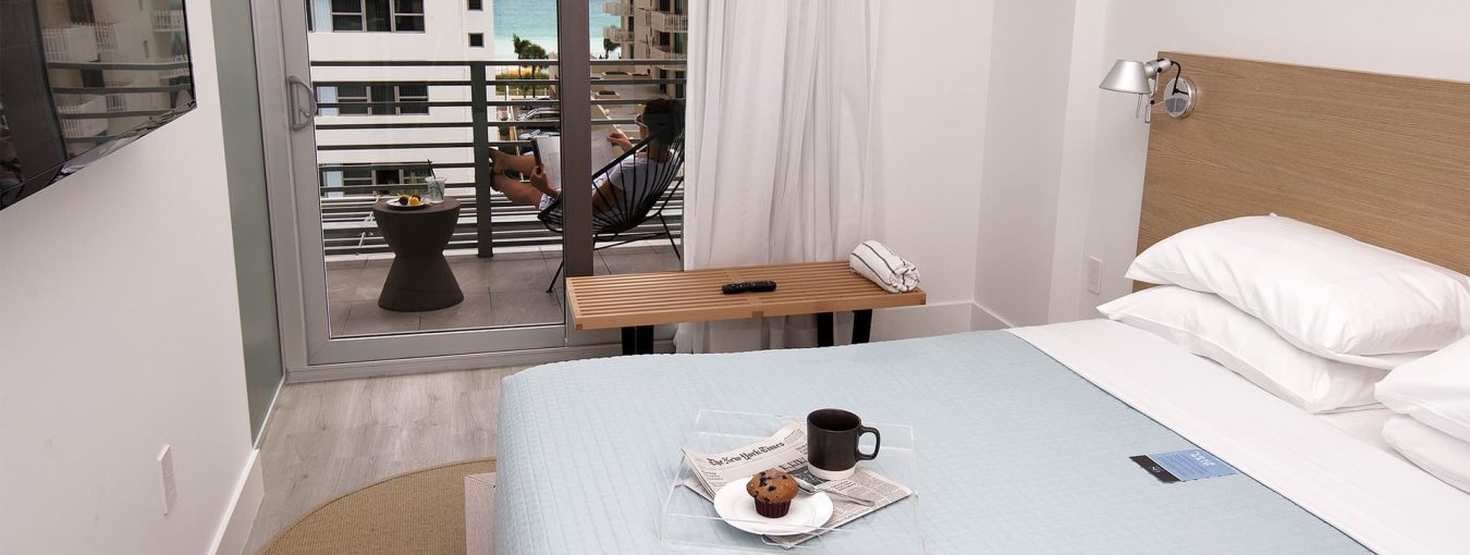 Penthouse one bedroom corner with terrace-4